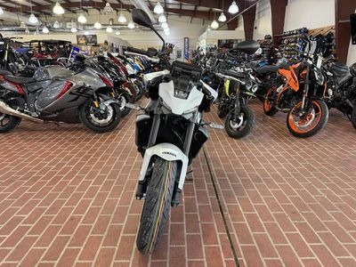 2025 Yamaha MT-09 - Photo 3