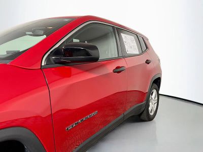 2023 Jeep Compass — photo 10 view