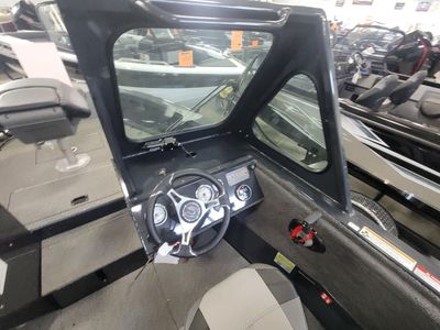 2025 Crestliner 1850 Commander - Photo 12
