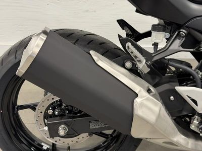 2026 Kawasaki Ninja 500 ABS Metallic Flat Spark Black - Photo 18