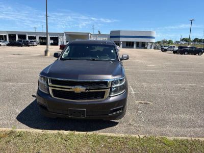 2017 Chevrolet Tahoe - Photo 2