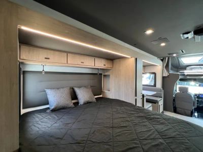 2026 Grand Design LINEAGE SERIES M - Photo 13