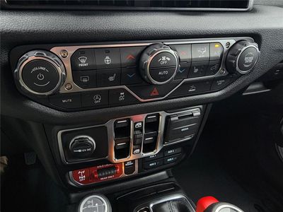 2026 2026 Jeep Wrangler - Photo 14