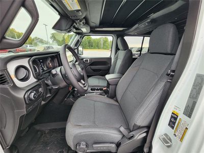 2026 2026 Jeep Wrangler - Photo 11
