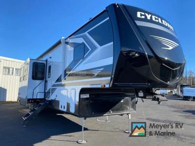 2026 Heartland Cyclone 3914 — front three-quarter view