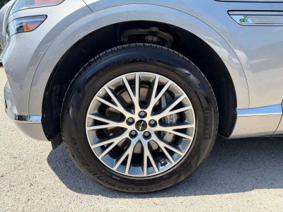 2026 Genesis GV80 — photo 9 view