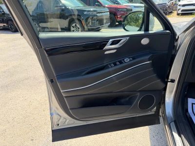 2026 Genesis GV80 — photo 13 view