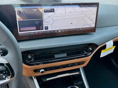 2026 BMW 3 Series — photo 9 view