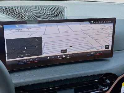 2026 BMW 3 Series — photo 10 view