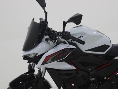 2026 Kawasaki Z500 SE ABS — detail view