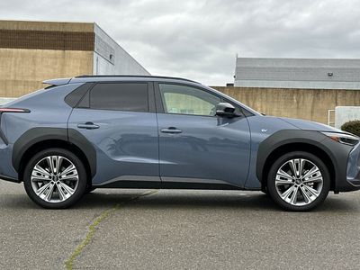 2024 Subaru Solterra - Photo 6