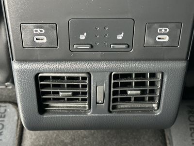 2024 Subaru Solterra - Photo 14
