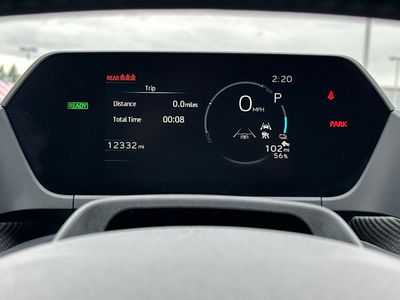 2024 Subaru Solterra - Photo 29