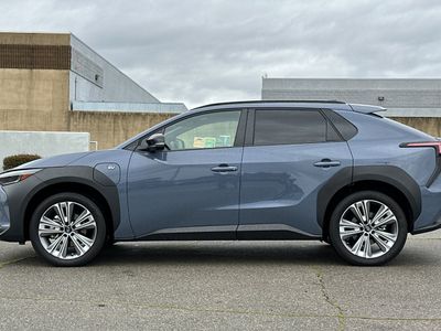 2024 Subaru Solterra - Photo 9