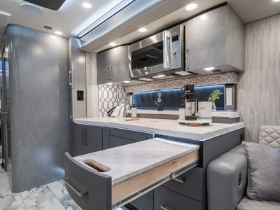 2027 Foretravel Realm Presidential Luxury Villa 7 (LV7) Bath & 1/2 - Photo 27