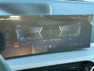 2026 BMW 3 Series — photo 13 view