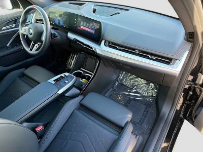 2025 BMW X1 — photo 13 view