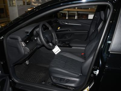 2026 Toyota Camry - Photo 3