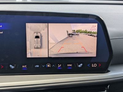 2025 Chevrolet Traverse - Photo 32