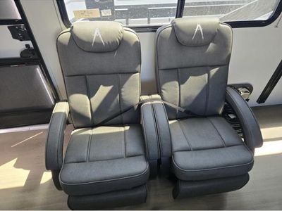 2026 Grand Design Momentum G-Class - Photo 8
