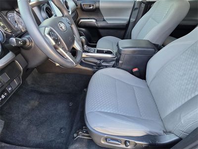 2021 Toyota Tacoma - Photo 6