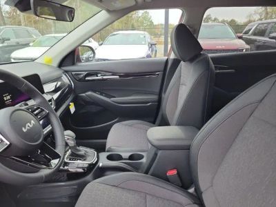2026 Kia Seltos — photo 8 view