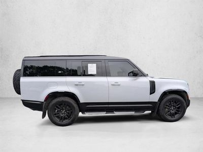 2023 Land Rover Defender - Photo 4