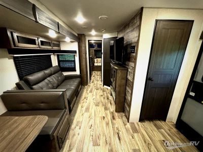 2022 Venture RV SportTrek Touring Edition — detail view