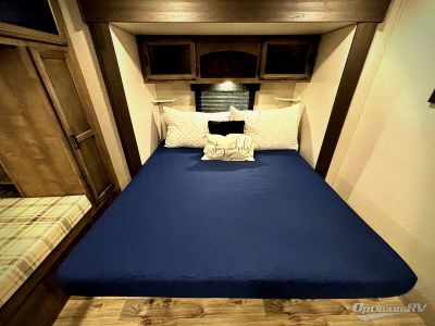 2022 Venture RV SportTrek Touring Edition — photo 8 view