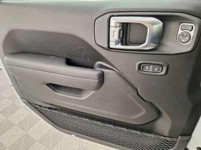 2026 Jeep Wrangler — photo 24 view