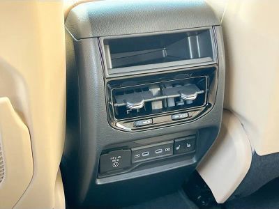 2026 Jeep Grand Cherokee — photo 24 view
