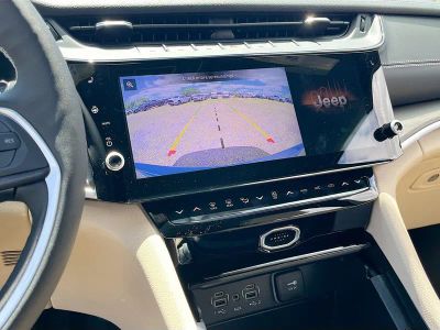 2026 Jeep Grand Cherokee — photo 14 view