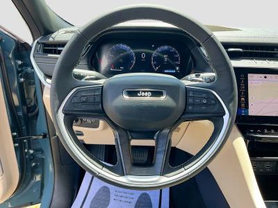 2026 Jeep Grand Cherokee — photo 11 view