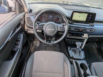 2023 Kia Seltos — photo 17 view