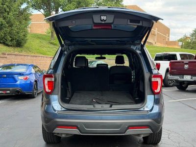 2019 Ford Explorer — interior view