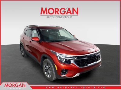 2024 Kia Seltos S in Orange — front three-quarter view