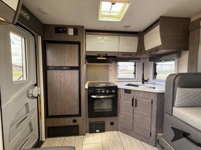 2024 Lance Lance Travel Trailers - Photo 10