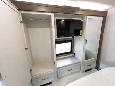 2027 Entegra VISION XL — photo 18 view
