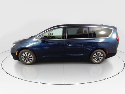 2022 Chrysler Pacifica - Photo 4