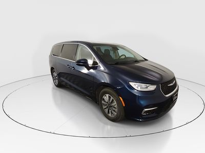 2022 Chrysler Pacifica - Photo 1