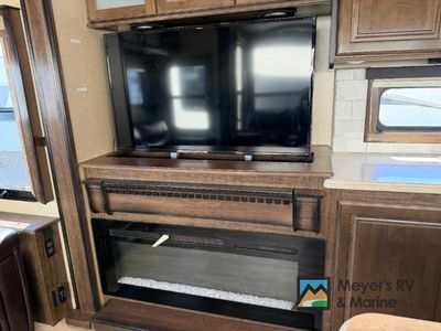 2019 Grand Design Solitude - Photo 14