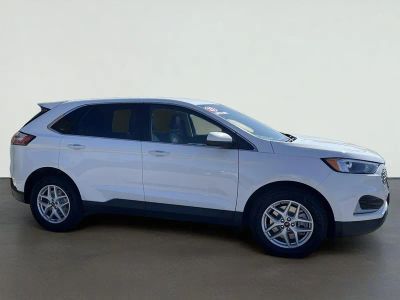 2023 Ford Edge SEL in .White — front three-quarter view