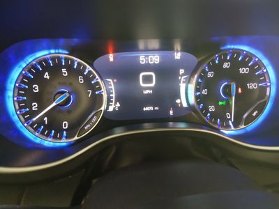2023 Chrysler Pacifica — photo 14 view