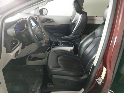 2023 Chrysler Pacifica — photo 21 view