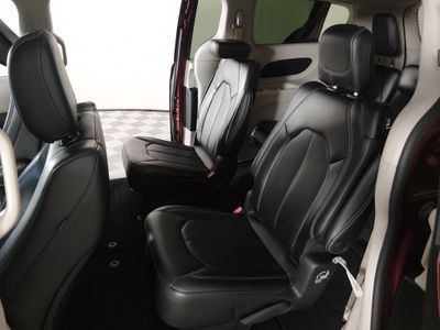 2023 Chrysler Pacifica — photo 20 view