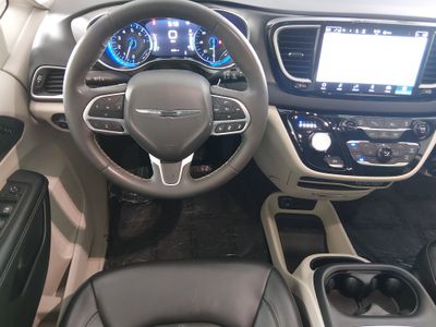 2023 Chrysler Pacifica — photo 22 view