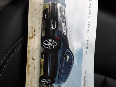 2023 Chrysler Pacifica — photo 31 view