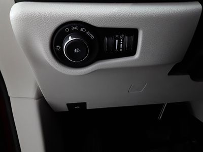 2023 Chrysler Pacifica — photo 30 view
