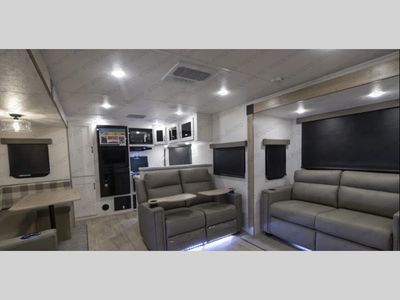 2025 Palomino SolAire - Photo 4