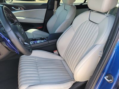 2025 Genesis G70 - Photo 4